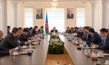 İctimai Birliyin iclası baş tutub