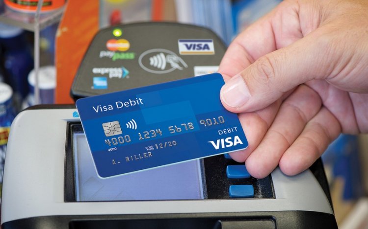 Visa əməliyyat komissiyalarını ləğv edir