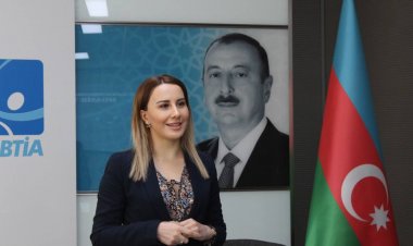 Zamirə Ədilova PR mövzusunda tələbələrə təlim keçib