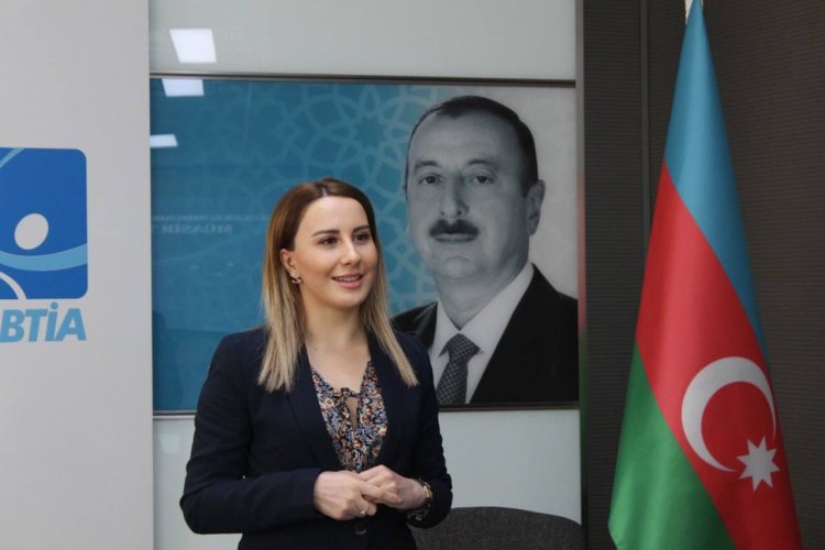 Zamirə Ədilova PR mövzusunda tələbələrə təlim keçib