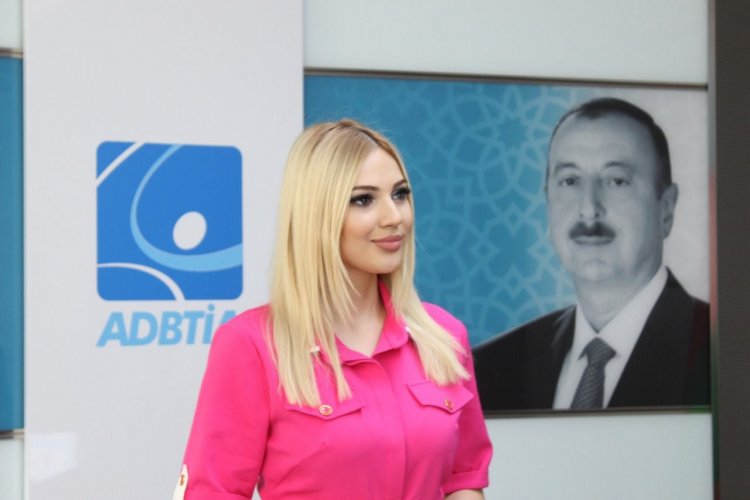 Zamirə Ədilova PR mövzusunda tələbələrə təlim keçib