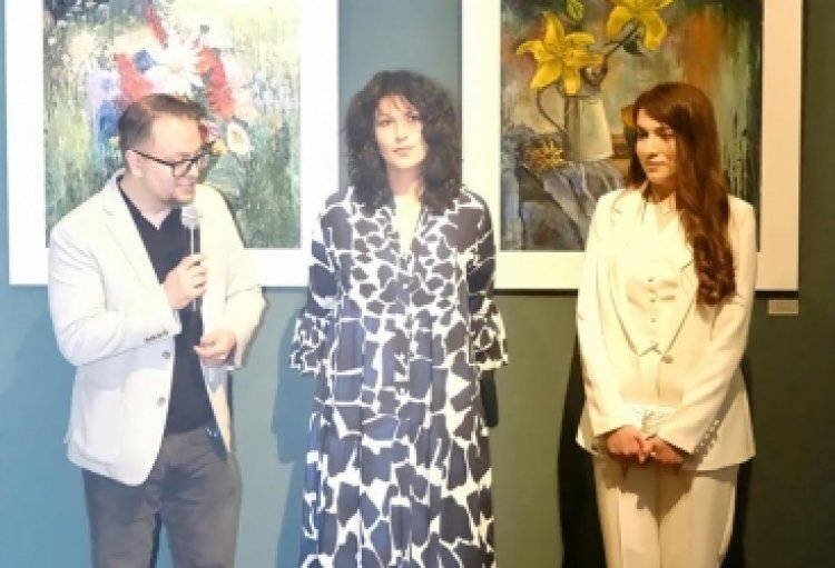 Berlində Leyla Əzimbəyovanın sərgisinin açılışı olub