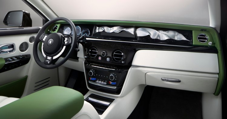 “Bespoke” Heykayələri: “SILENT MOTION” Galereya