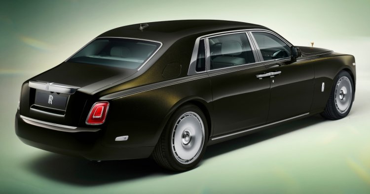 “Bespoke” Heykayələri: “SILENT MOTION” Galereya