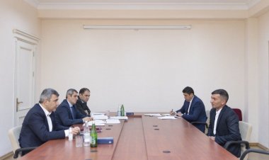 Nazir Ağcabədidə vətəndaşları qəbul edib