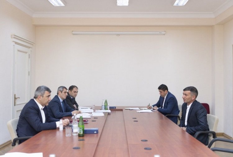 Nazir Ağcabədidə vətəndaşları qəbul edib