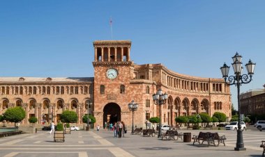 Nazir: "Azərbaycan millisi İrəvanda məskunlaşdığı oteldən buraxılmır"