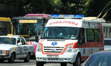 Ermənistanda təcili yardım maşını uşağın üstündən keçib