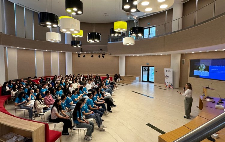 “MEDİAlab” layihəsi çərçivəsində tləbələr üçün seminar keçirilib