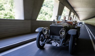 Rolls-Royce növbəti tarixi yürüş edib