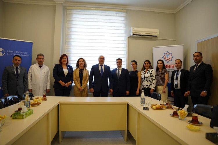 UNICEF Respublika Klinik Xəstəxanasına tibbi avadanlıqlar ianə edib