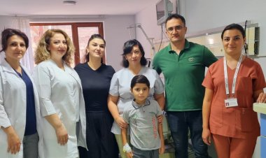 Ağır xəstəlikdən sağalan şəxsin valideynləri Respublika Klinik Xəstəxanasına təşəkkür edib