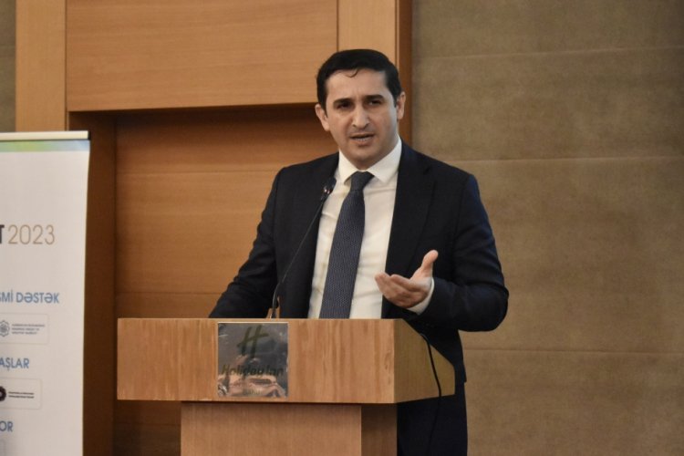 Nazir müavini: "Son 2 il ərzində 890 min ev təsərrüfatı genişzolaqlı internetlə təmin edilib"