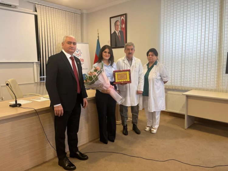 Tibb müəssisəsinin əməkdaşları təltif olunublar