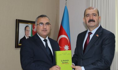 Tanınmış türkiyəli hüquqşünas Mediasiya Şurasında olub