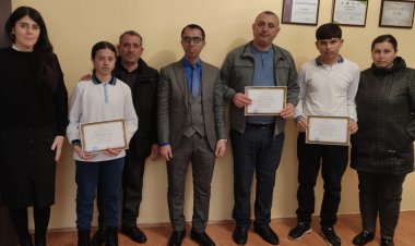 Şagirdlər və onların müəllimləri təltif olundular