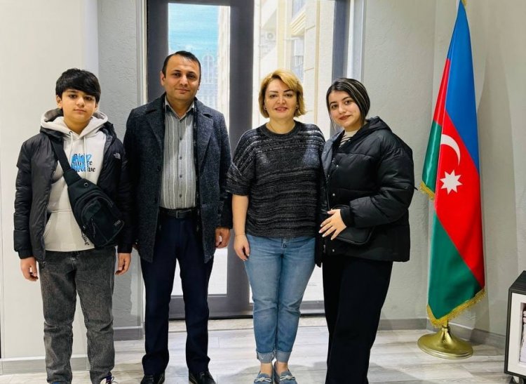 Arzu Bağırova kitabxanaya dəstək göstərdi