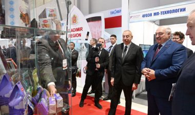 Prezidentlər kənd təsərrüfatı sərgiləri ilə tanış olublar