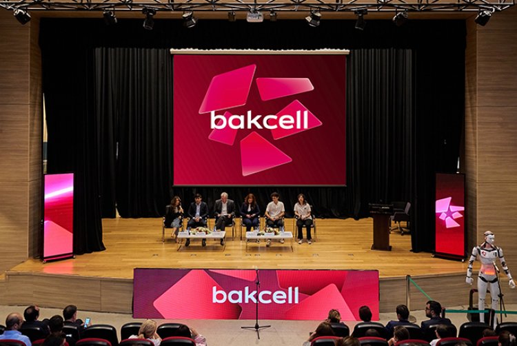 “Bakcell”in Baş İcraçı Direktoru şagirdlərlə görüşüb