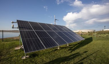 Böyükşor gölü üzərində pilot günəş enerjisi qurğusu istismara verildi