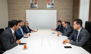 Bərpa Olunan Enerji Məslələri Dövlət Agentliyinin rəhbərliyi “Masdar” şirkətinin nümayəndə heyəti ilə görüşüb