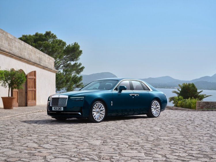 Rolls-Royce Motor Cars tarixin ən məşhur modelini təqdim edib