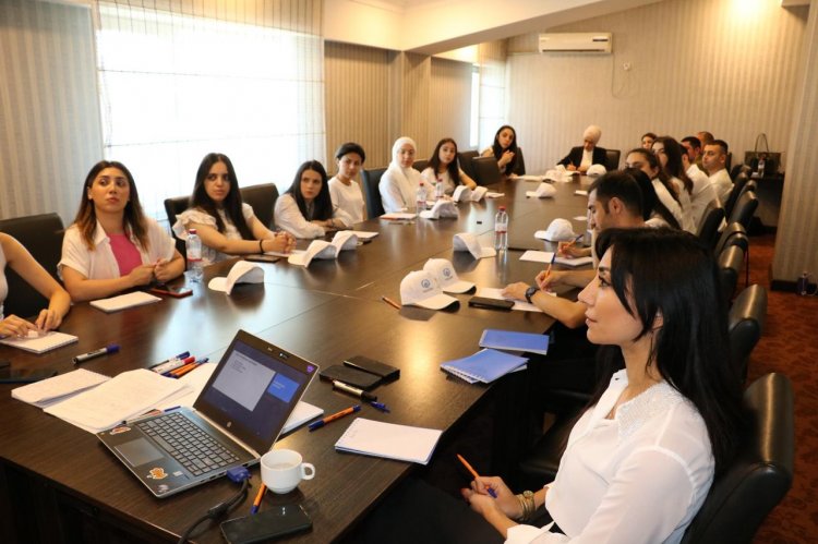 Psixoloqların peşə bacarıqlarının artırılmasına dəstək olundu