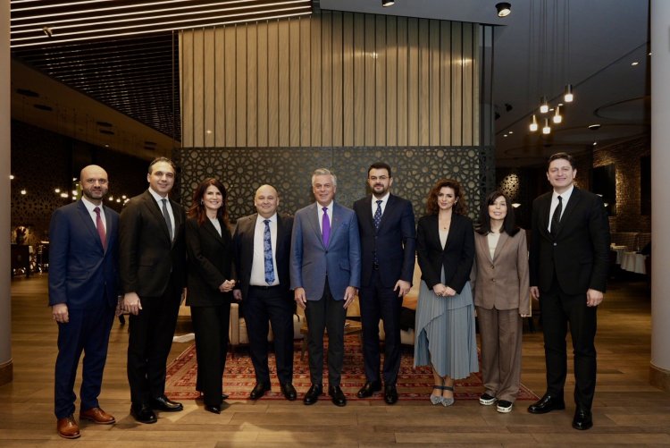 Mastercard şirkətinin strateji inkişaf üzrə vitse-sədri və prezidenti Azərbaycana səfər edib